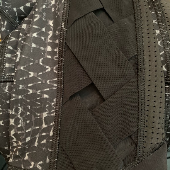 Lululemon Var-City Crop Samba Snake Battleship 6 - Picture 9 of 12